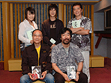 後方左から山田美穂さん、堺雅人さん、中田譲治さん。前段左から原作者の神林長平さん、大倉雅彦監督