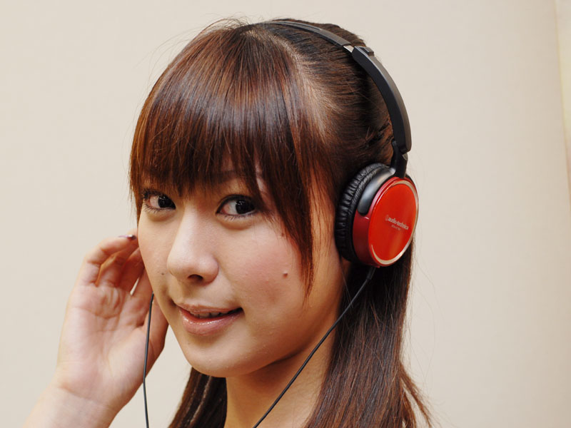 The place to go for drawn women wearing headphones is here XClick the 
