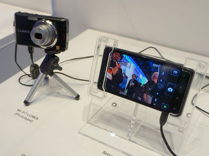 LUMIX�̖���LAN���f�����Q�l�o�W