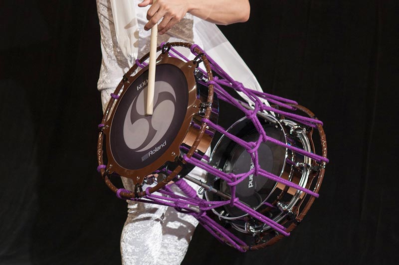 世界初「電子和太鼓」をローランドと鼓童が共同開発。和太鼓の奏法で