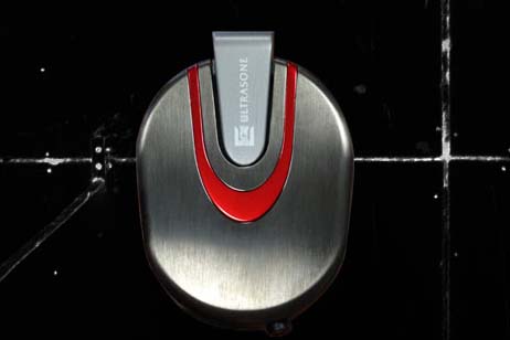 日本限定20台のULTRASONEヘッドフォン「Edition8 Romeo Red-I ...
