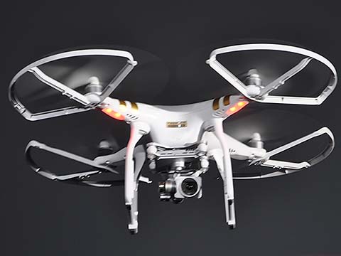 4K空撮ドローン「DJI Phantom 3」国内発売は5月中旬。事故の賠償補償制度も - AV Watch