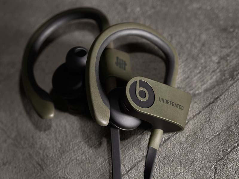 防沫Bluetoothイヤフォン「PowerBeats2」にオリーブブラウン