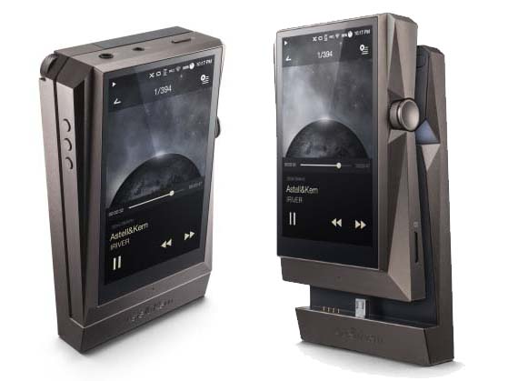 50万円プレーヤー「AK380」を高出力化するジャケット型アンプ。99,980