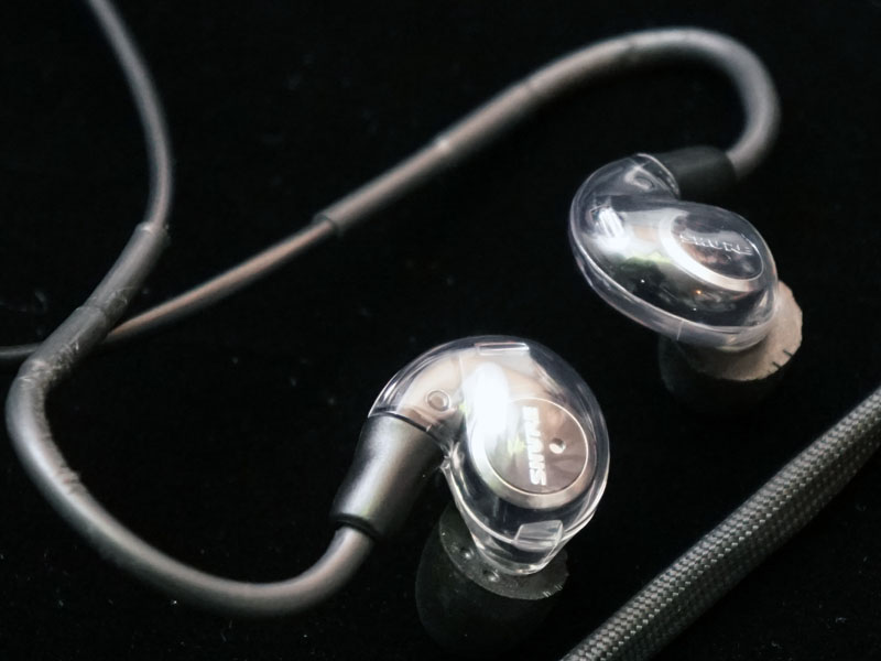 Shure、ポータブルなコンデンサ型イヤフォン「KSE1500」発表。実