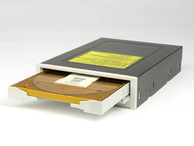 1136J.DVD-RAMメディア対応 外付DVDマルチドライブDVR-iUM4