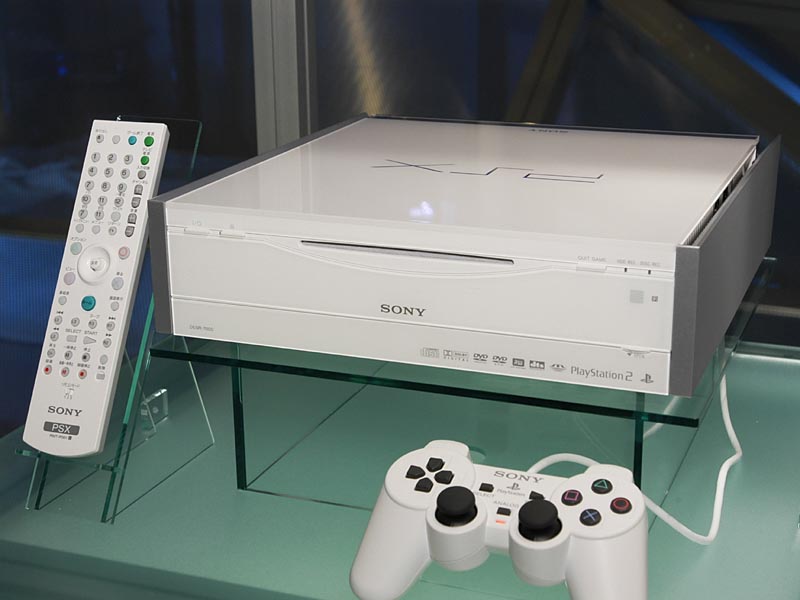 ソニー、PS2機能を統合したハイブリッドレコーダ「PSX」2モデル