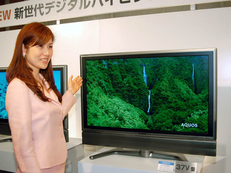 テレビ/映像機器 テレビ シャープ、解像度1,366×768ドットの37/32/26V型「AQUOS」