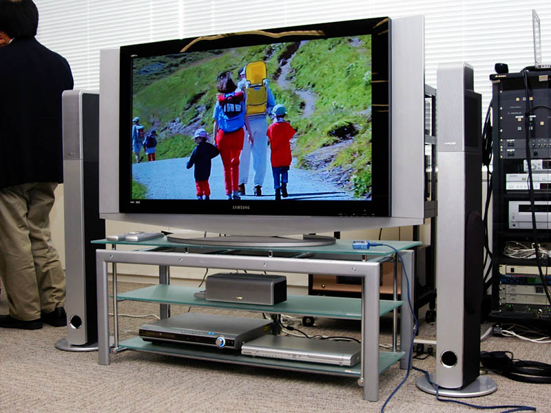 サムスン、民生用最大の46V型液晶テレビを参考出品