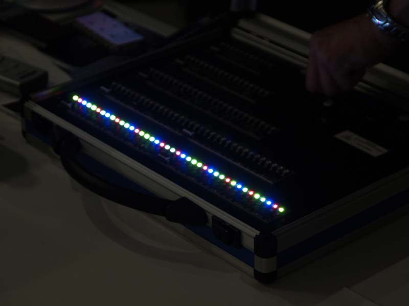 ソニー、VAIOブランドのフルHD対応LEDバックライト液晶ディスプレイ