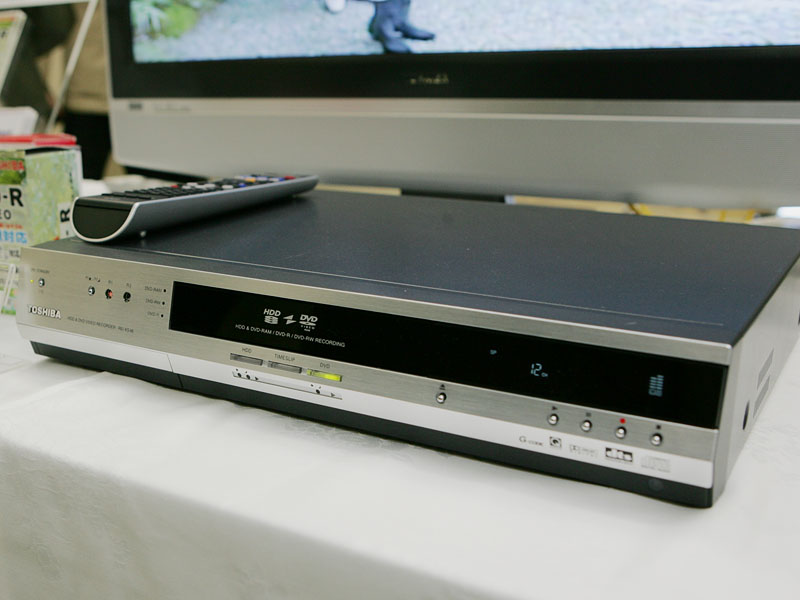 東芝、W録/DVD-RのVR記録機能搭載「RD-XS36/46」