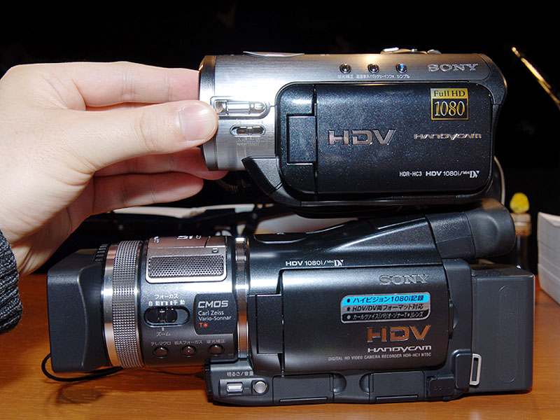 ソニー、HD対応ビデオカメラ市場でシェア75%を狙う