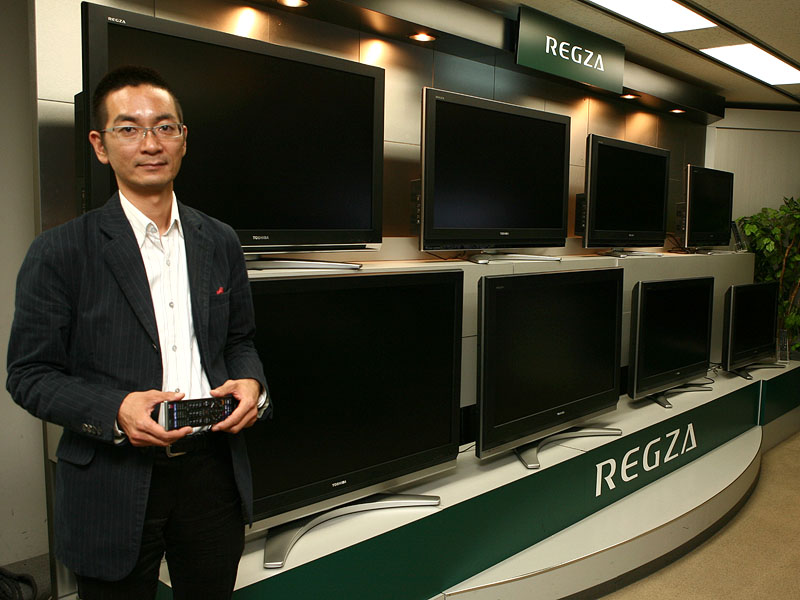 東芝、eSATA対応HDDを増設可能な液晶TV「REGZA H3000」