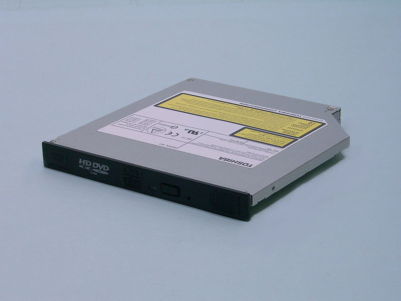 東芝、世界初のノートPC向けHD DVD-RWドライブ