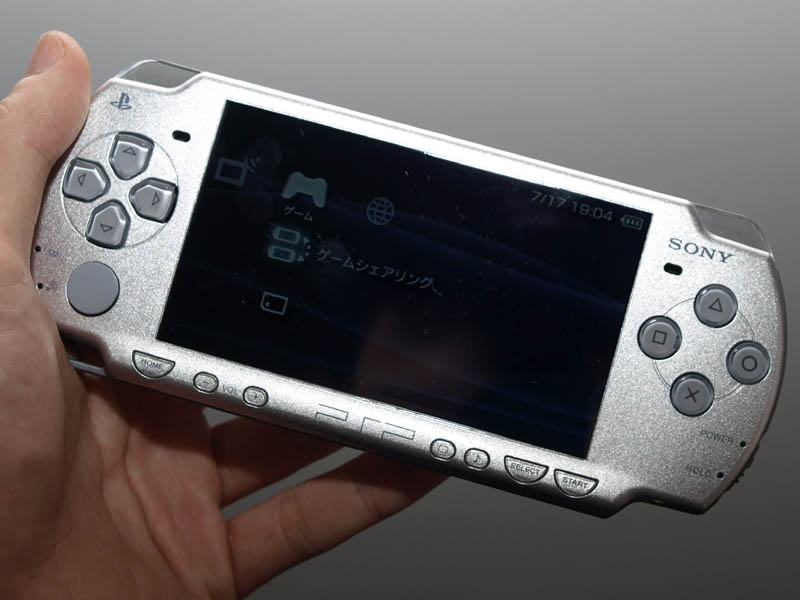 SCE、薄型の新「PSP」の国内発売は9月20日。19,800円