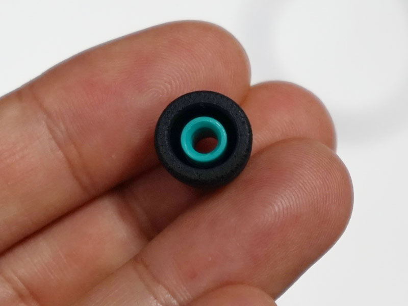 ソニーのハイブリッドイヤフォンが進化 Ba軽量化 体積30 減 4 4mmバランスケーブルも Av Watch