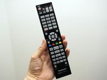 ミニレビュー】リモコンを変えるだけでUHD BDプレーヤーの満足度が大幅 ...