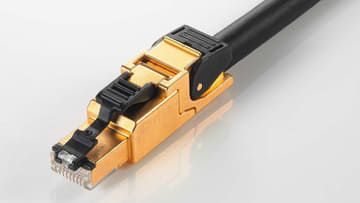 1.5mで62,000円のfidataオーディオ用LANケーブル。銀メッキ銅線採用 