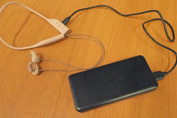 レビュー 耳を塞がないイヤフォン Ambie がワイヤレス化 日常に音楽がもっと近づいた Av Watch