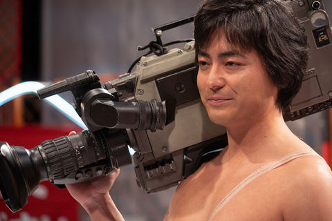 「山田孝之 全裸監督」の画像検索結果