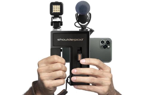 スマホにマイクやライトを装着できる動画撮影グリップ Shoulderpod G2 Av Watch
