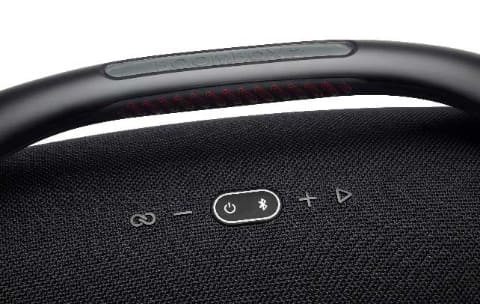 JBL最大級のポータブルBluetoothスピーカ進化。ウーファ大口径化 - AV 