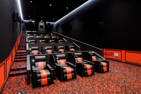 7月開業 イオンシネマ白山 高さ2 5mのサブウーファや4kレーザーpj導入 Av Watch