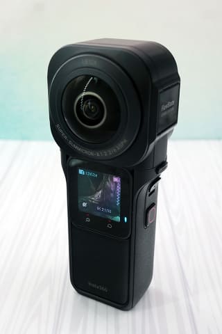 小寺信良の週刊 Electric Zooma!】簡単撮影で効果大! Insta360のライカ