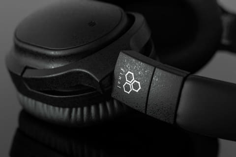 【美品　送料込】final UX3000 ホワイト ワイヤレスヘッドフォン UX3000｜final-イヤホン・ワイヤレスイヤホン・ヘッドホン