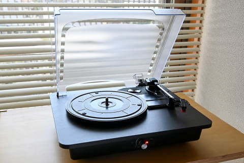 レビュー】“3COINSのレコードプレーヤー”買ってみた。9900円の レビュー】“3COINSのレコードプレーヤー”買ってみた。9900円の