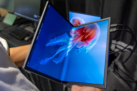 ポータブルモニター 本体 ASUS、世界初の折りたたみ式17型有機ELモニターを参考展示 - AV Watch