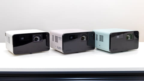 エプソン、簡単設置な小型スマートプロジェクター。Google TV搭載で約