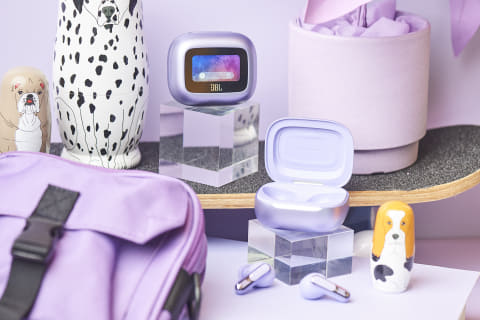 JBL、画面付き完全ワイヤレス「Live Beam 3」「Live Buds 3」が値下げ