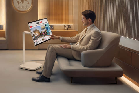 LGの移動式4Kスマートモニター「Swing」が一般発売 - AV Watch