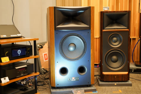 ワンオーナー・JBL スタジオモニタースピーカー ブラック（新品同様） 専用】 ワンオーナー・JBL スタジオモニタースピーカー ブラック（新品