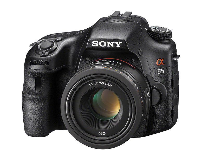 「α65」に50mmレンズを取り付けたところ