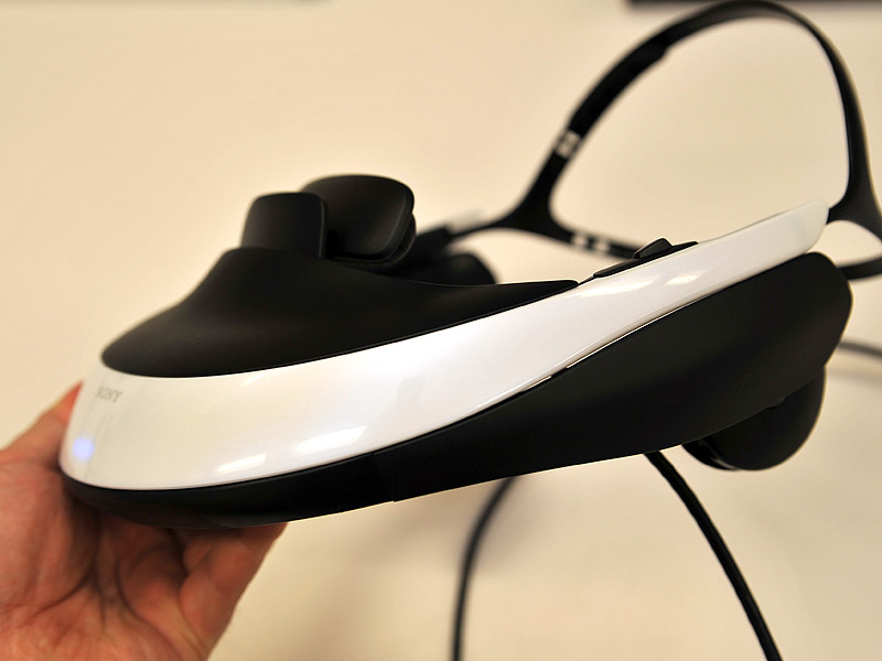 ヘッドマウントユニットの重量は約420g