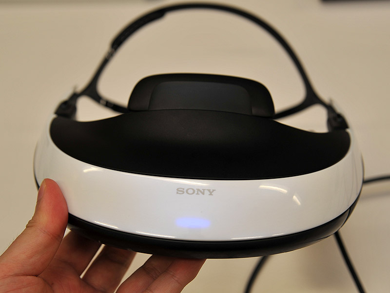 ヘッドマウントユニットの重量は約420g