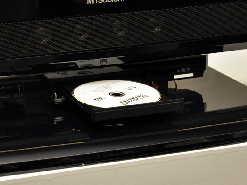 前面トレーのBDドライブ