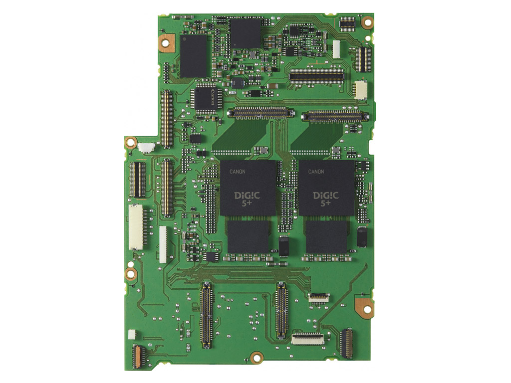 デュアルDIGIC 5 +を搭載したメイン基板