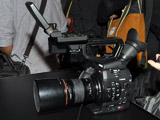 キヤノン、スーパー35mmCMOSビデオカメラ「EOS C300」 - AV Watch