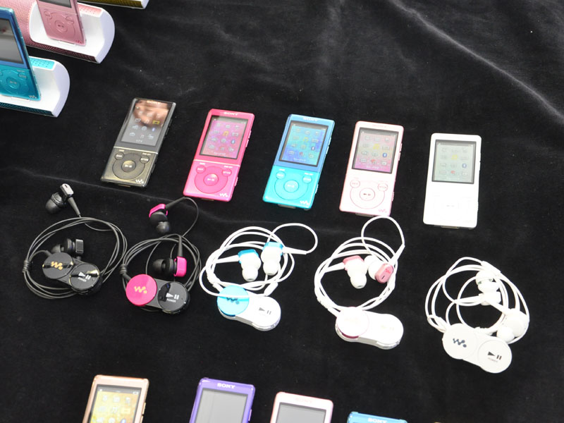 ソニー ウォークマンsで曲の頭出し時に固まる不具合を改善 Av Watch