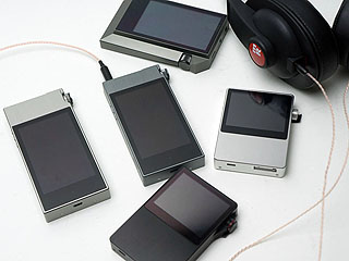 レビュー 第2世代ハイレゾポータブル Ak100ii Ak1ii を第1世代と比較 バランス駆動も体験 Av Watch Watch