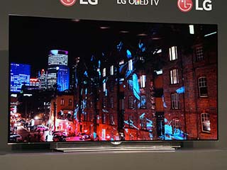 LG、4K有機ELテレビを日本発売。55型は約63万円 - AV Watch