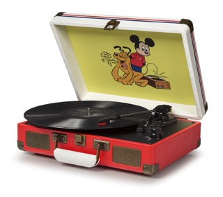 ディズニーコラボのスーツケース型レコードプレーヤー Hmvなどで販売 Av Watch