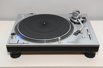 Technics、“幅広いユーザー向け”の新レコードプレーヤー「SL-1500C