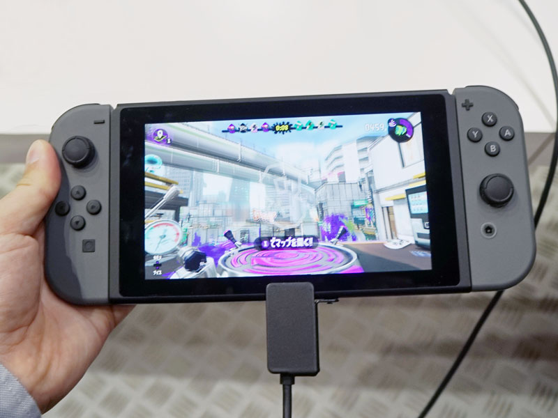 Nintendo Switchは3月3日発売、29,980円。据置きと携帯を“スイッチ