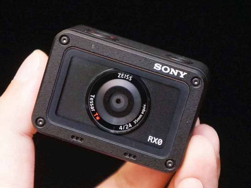 ソニーの超小型カメラ「RX0」は約8万円で10月発売。1インチセンサー