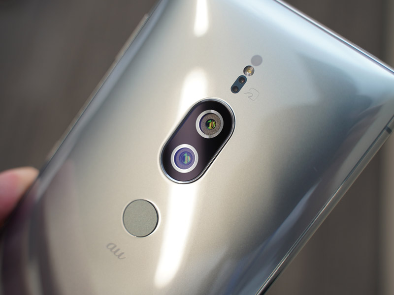 ホワイト スマートフォン デュアルカメラ 初のデュアルカメラ「Xperia XZ2 Premium」、4K/HDR撮影もできる