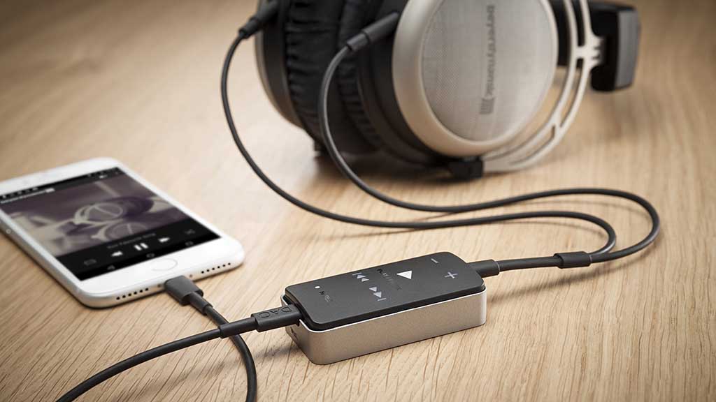 ヘッドフォン/イヤフォン beyerdynamic IMPACTO UNIVERSAL beyerdynamic、小型DAC/ヘッドフォンアンプ「Impacto universal」 - AV
